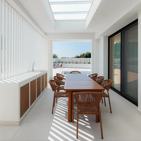 Nuveel Exclusive