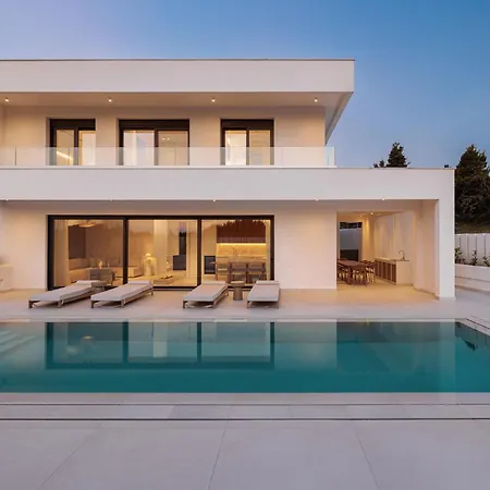 Nuveel Exclusive Villa Polychrono